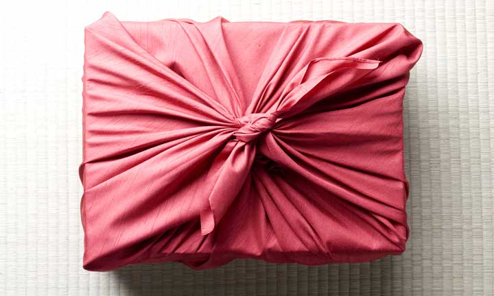 L’idea per il Natale: un furoshiki di bellezza.